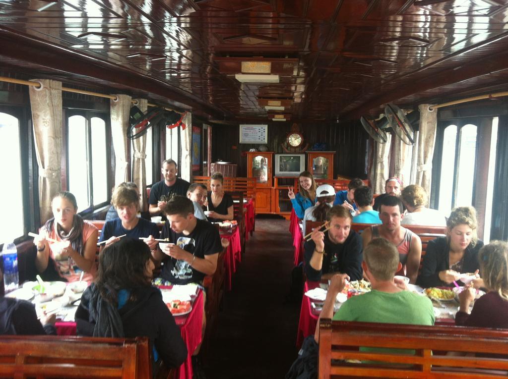 Thanh Tung Hotel Cat Ba Island Dış mekan fotoğraf